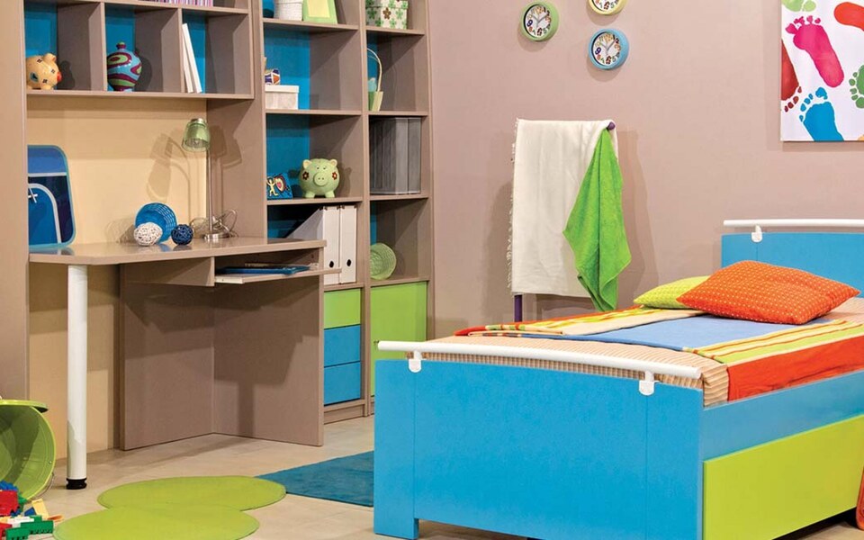 Composition of a children's bedroom with original bed with drawers, bedside tables, desk and PRIME library