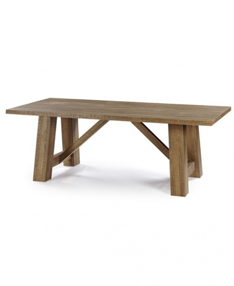 Τραπέζι μοντέρνο από μασίφ ξύλο και στιβαρά μεγάλα πόδια