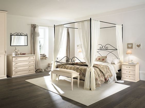 Romantic Classic Line Metal Bed with Sky
