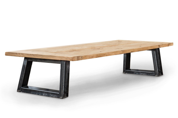 Μοντέρνο τραπέζι από μασίφ ξύλο και μασίφ ξύλινα πόδια Table 001