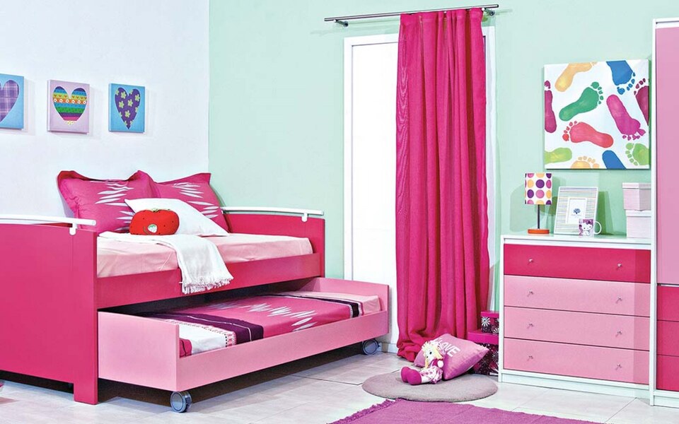 Practical children's bedroom solution with a low-floor bunk bed, wardrobe, and PRIME chest of drawers