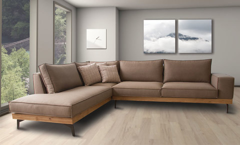 Sofa corner with metal legs