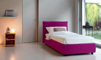 Μοντέρνο Κρεβάτι London με λιτό σχεδιασμό με επένδυση από ύφασμα ή τεχνόδερμα