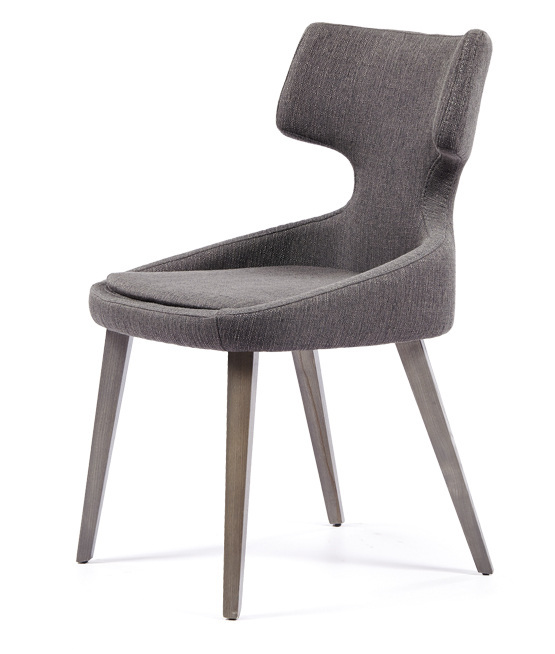 Chair with modern wooden legs and special Boston back